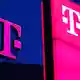 Das Telekom-Logo an der Bonner Konzernzentrale - dort ist das Handynetz gut, anderswo gibt es noch Lücken. (Archivbild) - Bild: Oliver Berg/dpa