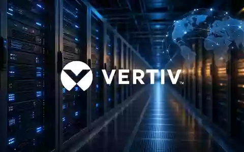 Moderne Serverräume in einem Rechenzentrum mit atmosphärischer Beleuchtung als Symbol für technologische Infrastruktur. - Foto: über boerse-global.de