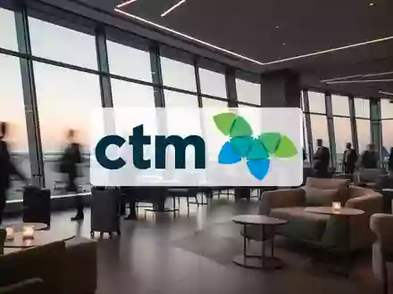 Moderne, lichtdurchflutete Flughafen-Lounge, die das Thema Geschäftsreisen und globale Konnektivität symbolisiert. - Foto: über boerse-global.de