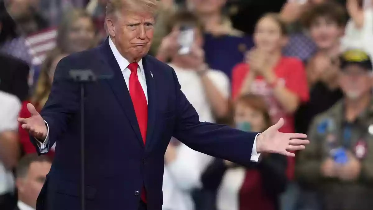 Trump lobt bei seinen Wahlkampfauftritten im Land oft seine eigene Politik - doch viele Menschen machen ihn für hohe Lebenshaltungskosten verantwortlich. (Archivbild) - Bild: Lindsey Wasson/AP/dpa