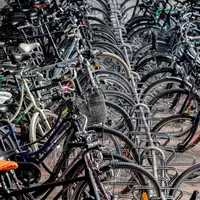 Statistisch besitzt jeder Mensch in Deutschland mehr als ein Fahrrad. Mietangebote haben es da schwer. (Archivbild)  - Foto: Hauke-Christian Dittrich/dpa