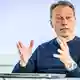 Der Unfallforscher Siegfried Brockmann von der Björn Steiger Stiftung. (Archivbild) - Bild: Lars Berg/dpa