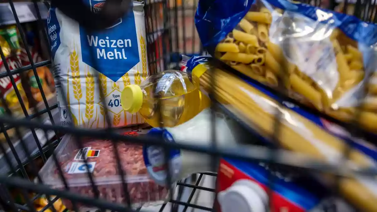 Nudeln sind für viele Menschen ein Grundnahrungsmittel. (Symbolfoto) - Bild: Hendrik Schmidt/dpa