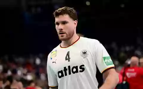 Johannes Golla bleibt Kapitän der deutschen Handball-Nationalmannschaft. (Archivbild) - Foto: Sina Schuldt/dpa