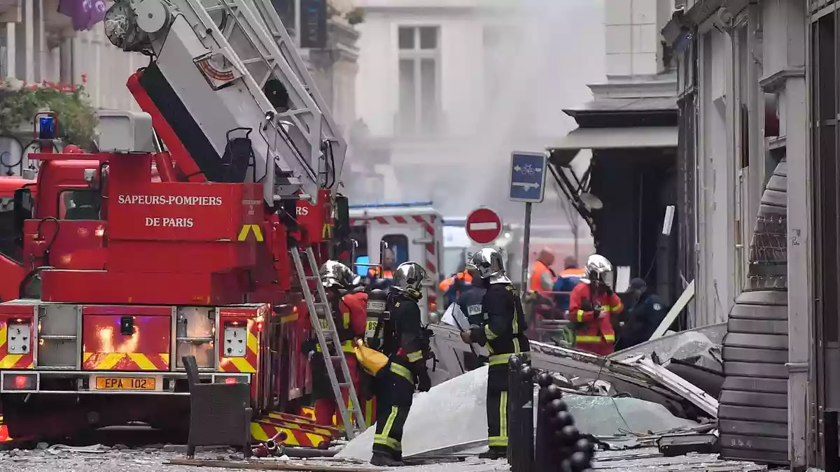 Die verheerende Explosion in der Rue de Trévise wird vor Gericht aufgearbeitet. (Archivbild) - Bild: Chen Yichen/XinHua/dpa