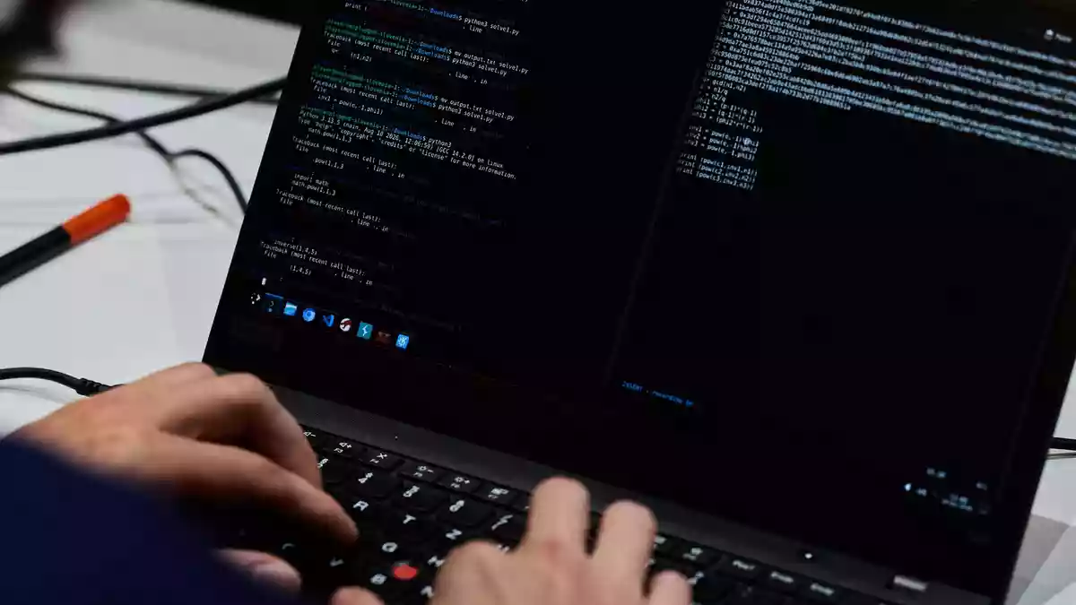 Parteien werden immer wieder zum Ziel von Cyber-Kriminellen - Bild: Rolf Vennenbernd/dpa