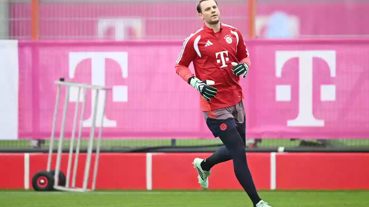 Warmlaufen für Arsenal: Manuel Neuer. - Bild: Angelika Warmuth/dpa
