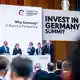 Nach Regierungsangaben nahmen rund 200 internationale und deutsche Vorstandschefs teil.  - Bild: Michael Kappeler/dpa