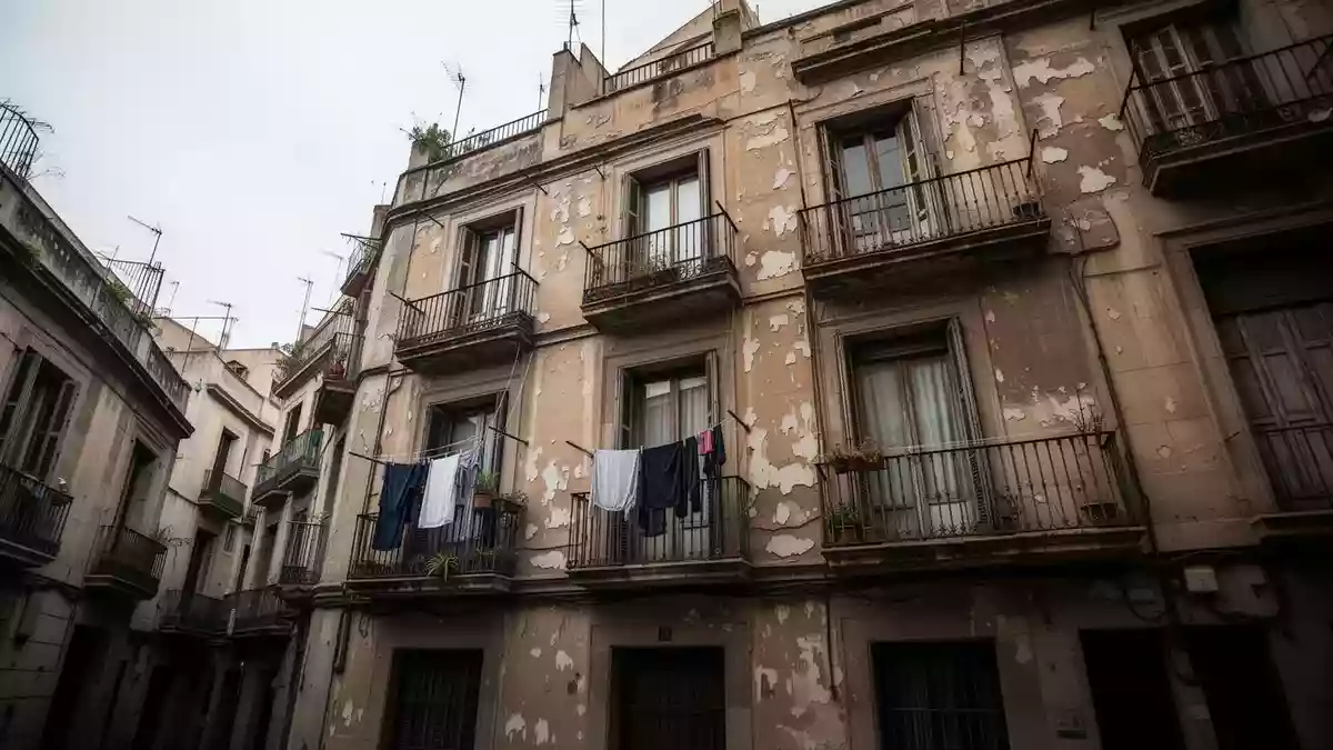 Barcelona: Polizei vollstreckt Räumung trotz Widerstands aus der Nachbarschaft