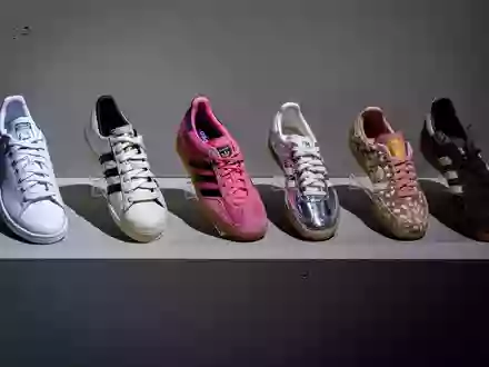Der Sportartikelhersteller Adidas meldet Rekordergebnisse (Symbolbild). - Foto: Daniel Karmann/dpa