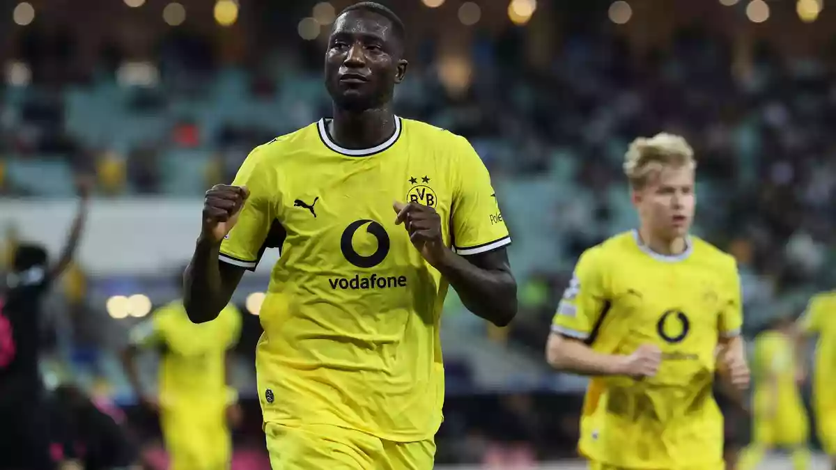 Serhou Guirassy bejubelt das frühe Führungstor des BVB. - Bild: Uncredited/AP/dpa
