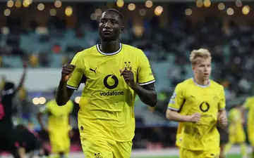 Serhou Guirassy bejubelt das frühe Führungstor des BVB. - Foto: Uncredited/AP/dpa