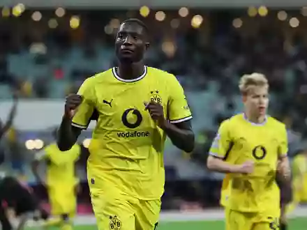 Serhou Guirassy bejubelt das frühe Führungstor des BVB. - Foto: Uncredited/AP/dpa