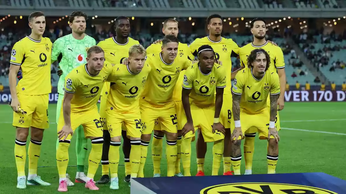 BVB-Cheftrainer Niko Kovac veränderte sein Team auf vier Positionen. - Bild: Uncredited/AP/dpa