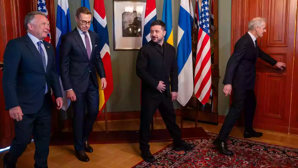 Trafen sich in Oslo (von links): US-Unterhändler Steve Witkoff, Finnlands Präsident Alexander Stubb, der ukrainische Präsident Wolodymyr Selensky und Norwegens Regierungschef Jonas Gahr Støre.  - Bild: Heiko Junge/Pool NTB/AP/dpa