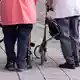 Soziale Aktivitäten sind auch in hohem Alter sehr wichtig. (Symbolbild) - Bild: Jens Büttner/dpa
