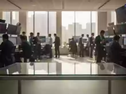 Modernes Handelszentrum in Santiago de Chile mit verschwommenen Silhouetten von Händlern im Hintergrund. - Foto: über boerse-global.de