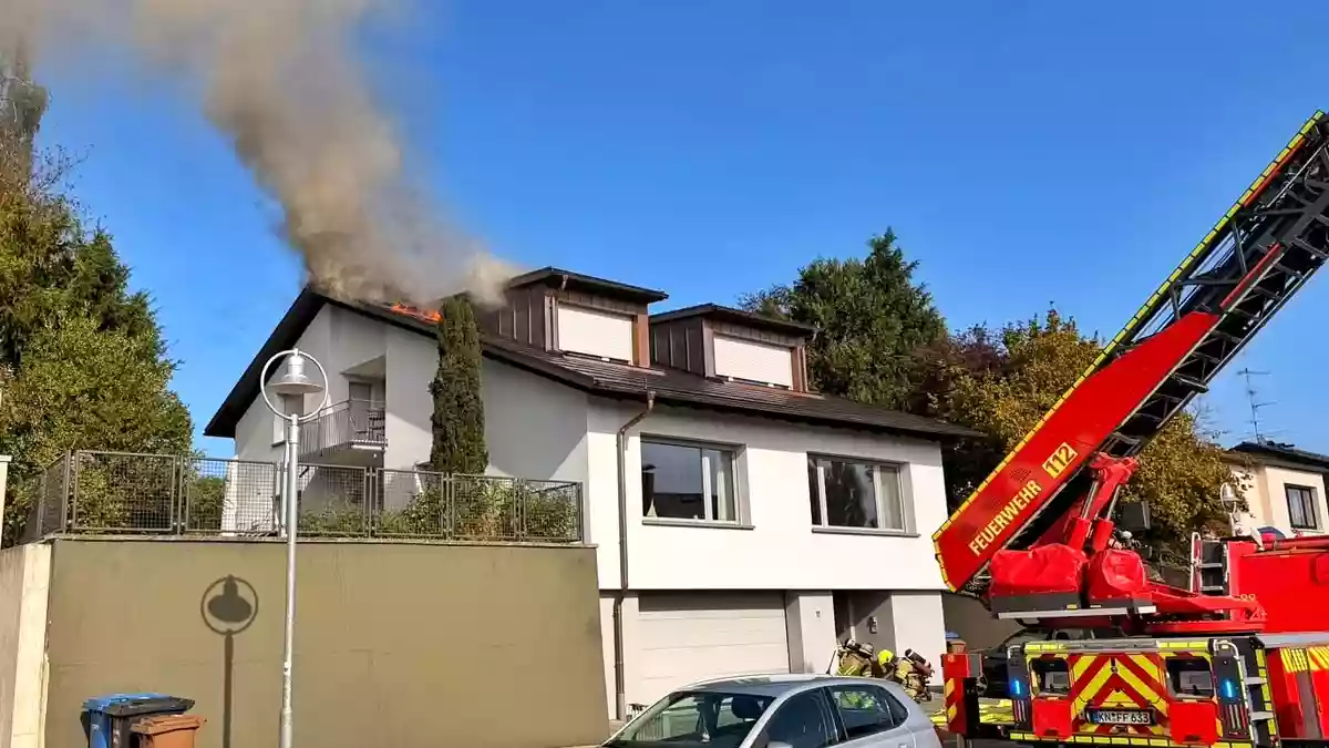 FW Konstanz: Dachstuhlbrand - Bild: presseportal.de