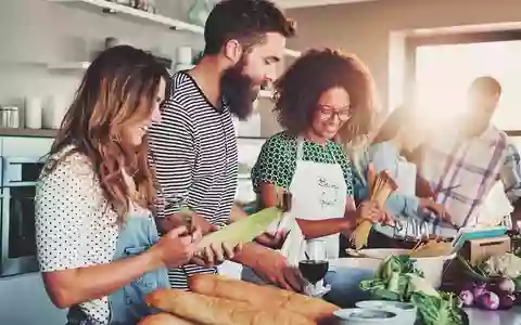Weniger Stress - mehr Zeit für Gastfreundschaft / Mit diesen 5 smarten Tipps von Too Good To Go ganz entspannt mit Lieblingsmenschen feiern - Foto: presseportal.de