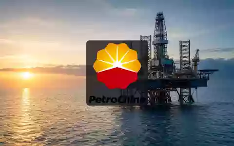 Moderne Offshore-Plattform auf ruhigem blauem Meer bei Sonnenaufgang, industrielle Energie-Ästhetik. - Foto: über boerse-global.de