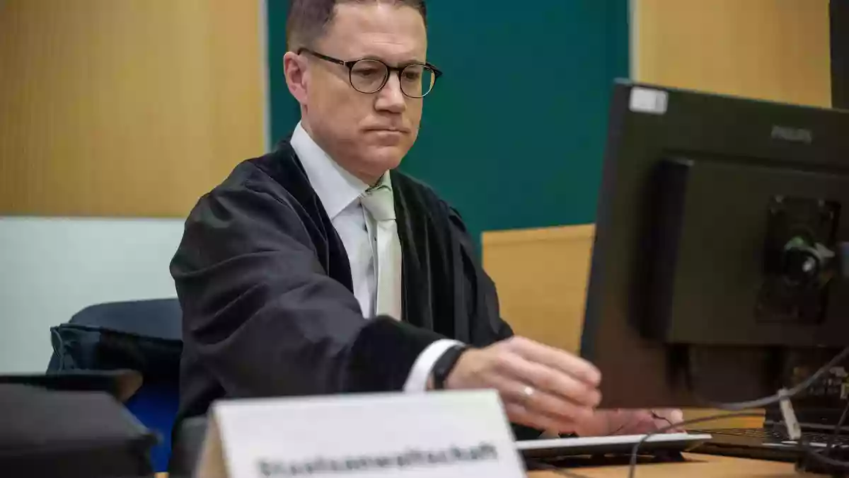 Die Anklage auf auf Mord und Totschlag - Bild: Harald Tittel/dpa
