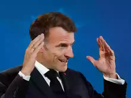 Macron wirft ausländischen Politikern vor, mit den Ausschreitungen in Frankreich Wahlkampf zu betreiben (Archivbild). - Foto: Geert Vanden Wijngaert/AP/dpa