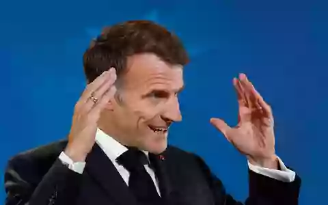 Macron wirft ausländischen Politikern vor, mit den Ausschreitungen in Frankreich Wahlkampf zu betreiben (Archivbild). - Foto: Geert Vanden Wijngaert/AP/dpa