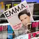 Eine aktuelle «Emma»-Ausgabe wird hier zwischen anderen Zeitschriften verkauft. - Bild: Sina Schuldt/dpa