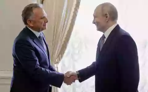 Der US-Unterhändler Steve Witkoff dankt bei einem neuen Besuch in St. Petersburg Kremlchef Wladimir Putin für die Freilassung eines Amerikaners. - Foto: Gavriil Grigorov/Pool Sputnik Kremlin/AP/dpa