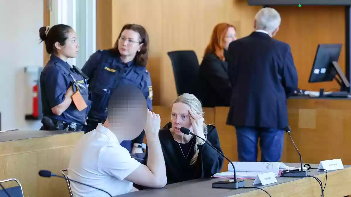 Der Mann soll die Taten in seinem Hafturlaub begangen haben. Er wird verurteilt. (Archivbild) - Bild: Daniel Löb/dpa