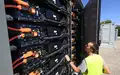In Deutschland sind in diesem Jahr schon Hunderttausende Batteriespeicher in Betrieb gegangen. (Archivbild) - Foto: Hendrik Schmidt/dpa