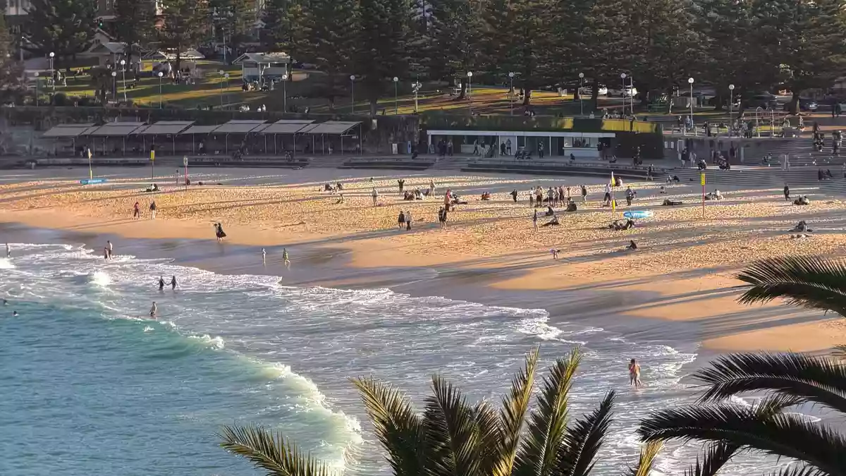 Der Angriff ereignete sich am beliebten Coogee Beach in Sydney. - Bild: Laura Csapó/dpa