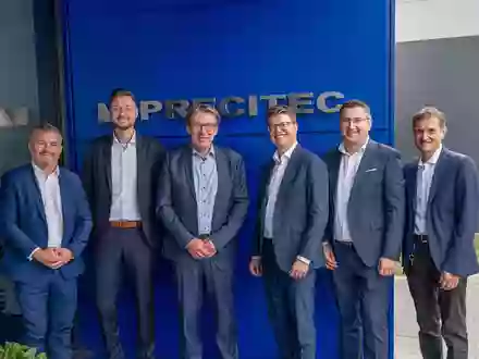 Die Oberfläche wird programmierbar: SurFunction und Precitec bringen funktionale Metaoberflächen weltweit in Serie - Foto: presseportal.de
