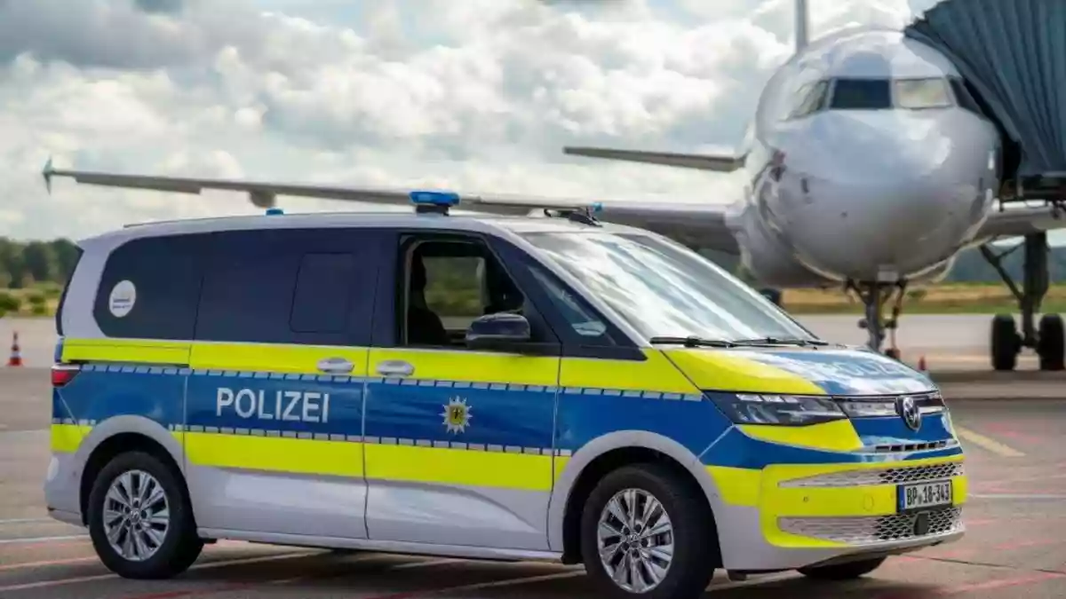 BPOL NRW: Internationale Fahndung am Flughafen Köln/Bonn erfolgreich - Bundespolizei nimmt 56-Jährigen fest - Bild: presseportal.de