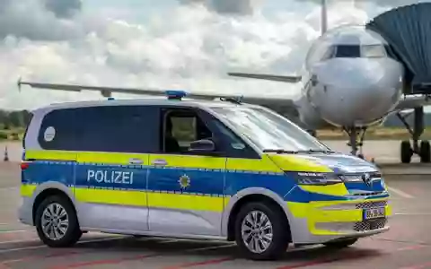 BPOL NRW: Internationale Fahndung am Flughafen Köln/Bonn erfolgreich - Bundespolizei nimmt 56-Jährigen fest - Foto: presseportal.de