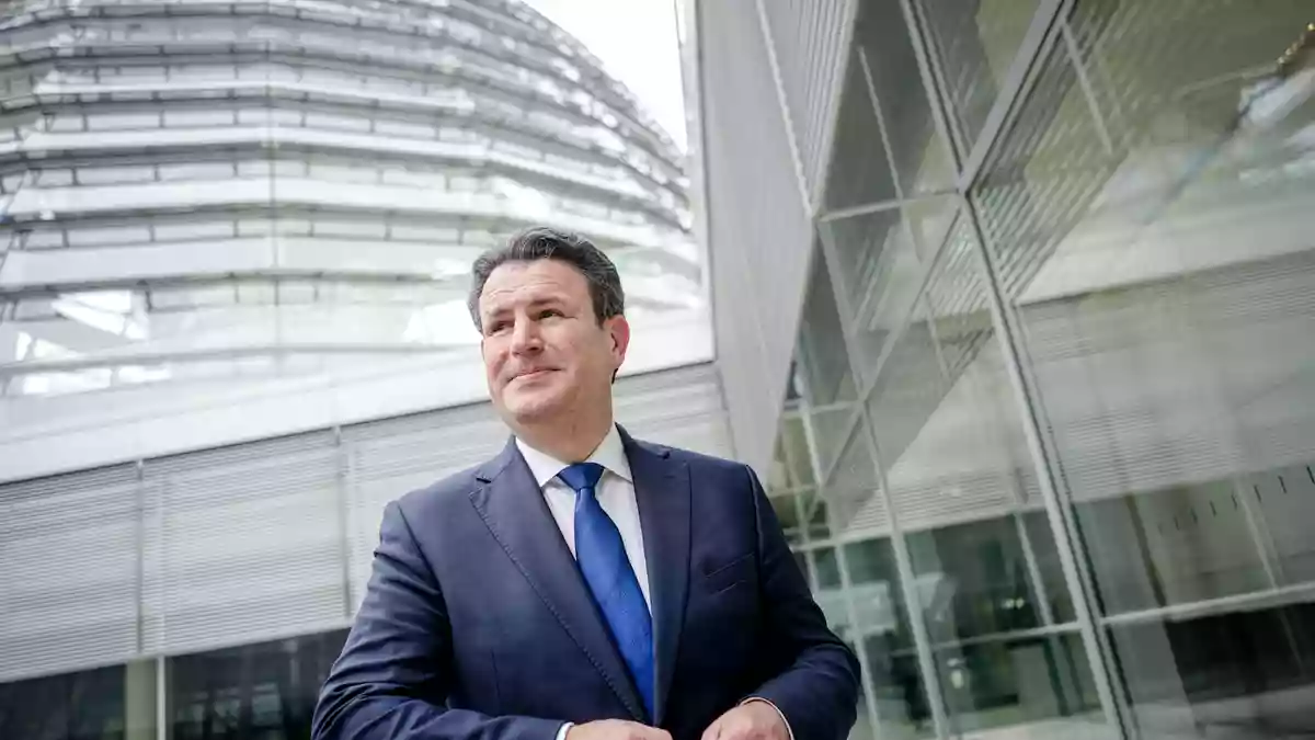 Hubertus Heil, heute einfacherer Abgeordneter im Bundestag, denkt über eine Kandidatur für den Vorsitz seiner Partei nach. (Archivbild)  - Bild: Kay Nietfeld/dpa
