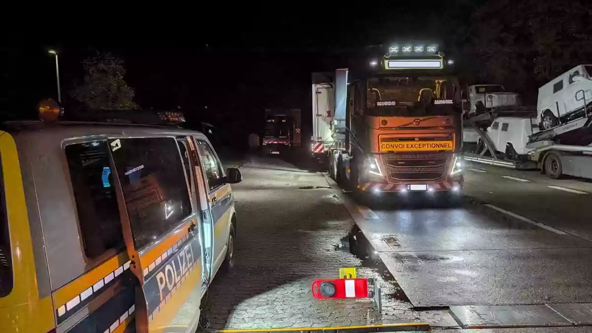 POL-CUX: Kontrolle von Schwertransporten auf der BAB27 - Bild: presseportal.de