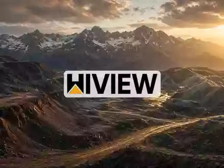Weite, zerklüftete Berglandschaft bei Sonnenuntergang als Symbol für Rohstoffexploration und Bergbau. - Foto: über boerse-global.de