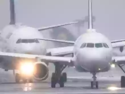 Bei der Lufthansa-Tochter City Airlines haben Kabinenbeschäftigte künftig die Wahl zwischen einer betrieblichen Altersvorsorge und einer Sofortauszahlung. (Symbolbild)  - Foto: Boris Roessler/dpa