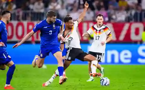 Auslöser der Sanktionen waren rassistische und diskriminierende Vorfälle bei den jüngsten Nations-League-Partien. (Archivbild) - Foto: Tom Weller/dpa