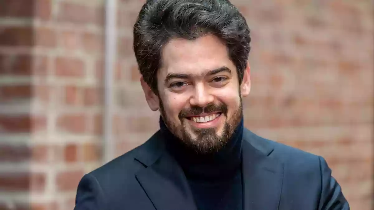 Der Dirigent Lahav Shani äußert sich kritisch zur Zukunft Israels. (Archivbild) - Bild: Peter Kneffel/dpa