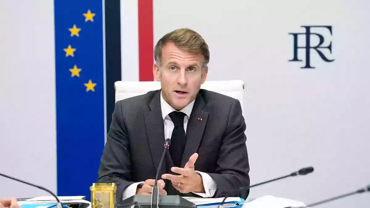 Präsident Emmanuel Macron möchte wieder Ruhe in Frankreich einkehren lassen. - Bild: Teresa Suarez/Pool AP/AP/dpa