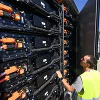 In Deutschland sind in diesem Jahr schon Hunderttausende Batteriespeicher in Betrieb gegangen. (Archivbild) - Foto: Hendrik Schmidt/dpa