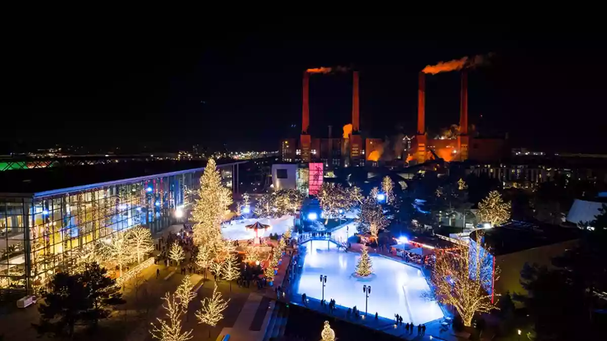 Lichter an, Schlittschuhe raus: Vorhang auf für den Winterzauber in der Autostadt - Bild: presseportal.de