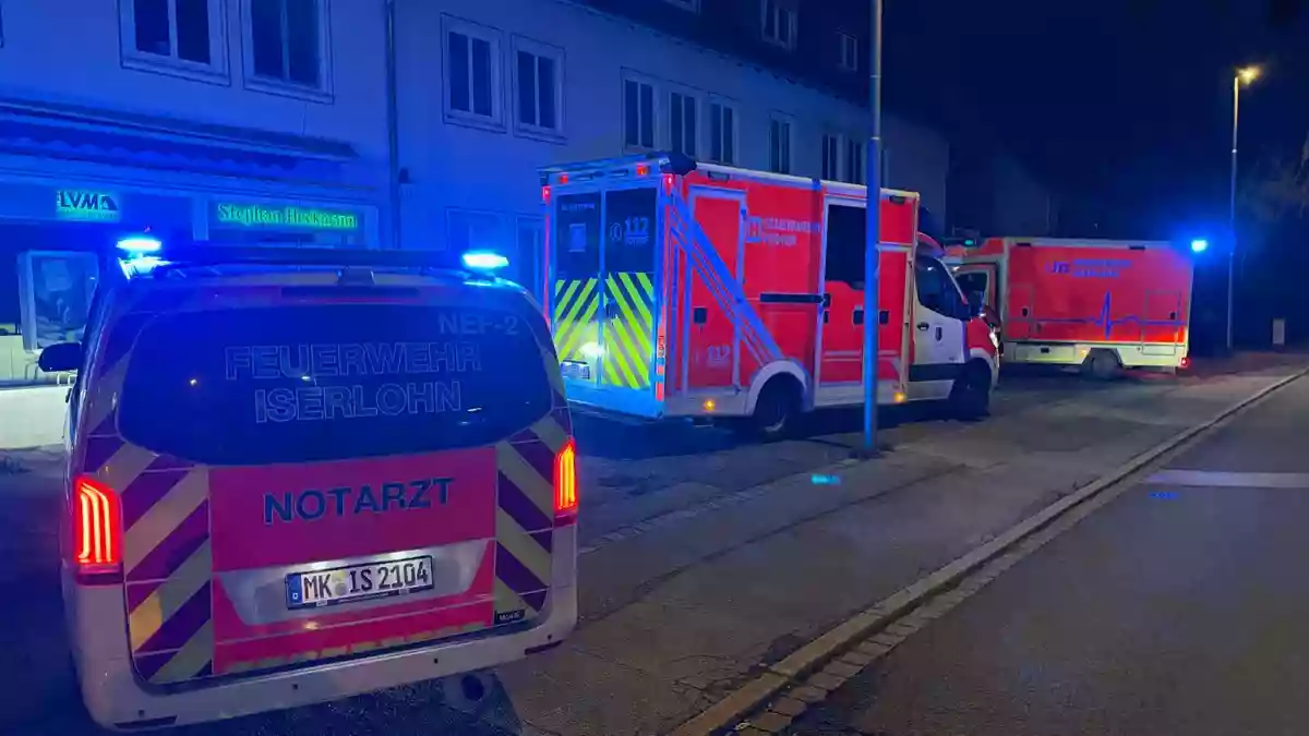 FW-MK: Wohnungsbrand in Hennen - Feuerwehr rettet Bewohnerin über tragbare Leiter - Bild: presseportal.de