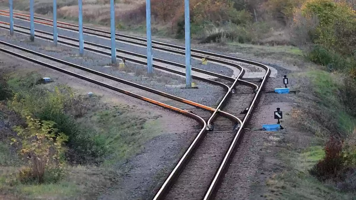 Bernreiter trifft Warken im Streit um Bahn-Nahverkehr