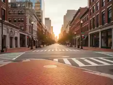 Eine belebte Straßenkreuzung in Philadelphia bei goldenem Licht ohne Personen oder Fahrzeuge. - Foto: über boerse-global.de