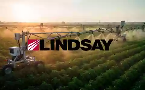 Moderne, technisierte Landwirtschaft in einem weitläufigen Feld bei Sonnenuntergang zur Symbolisierung von Wachstum. - Foto: über boerse-global.de