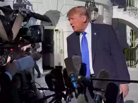 Trump behauptet, Musk habe die Starlink-Drosselung rückgängig gemacht. - Foto: J. Scott Applewhite/AP/dpa