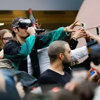 Rapper Ski Aggu geht mit seinem neuen Album auf Tour und will während der Shows Handys verbieten. (Archivbild) - Foto: Carsten Koall/dpa